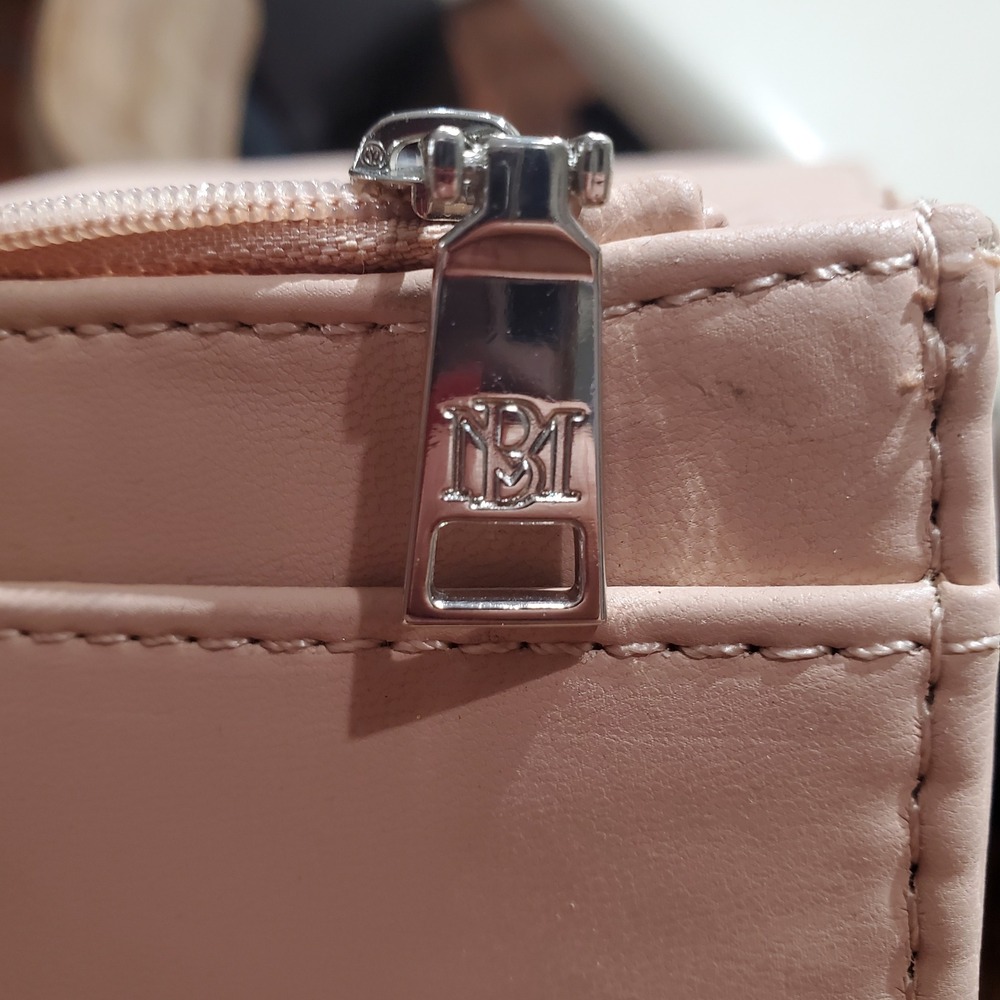 Badgley Mischka Pink Quilted Faux Leather Pearl Embellished Chain Crossbody - Picture 5 of 9